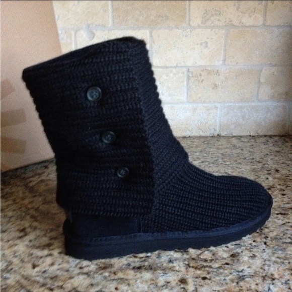 Brand new in the box Ugg size 7. - Picture 5 of 6